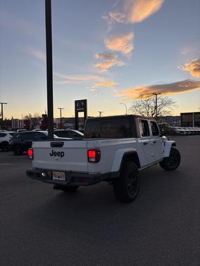 2023 Jeep Gladiator Sport