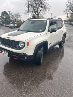 Alpine White 2016 Jeep Renegade Trailhawk
