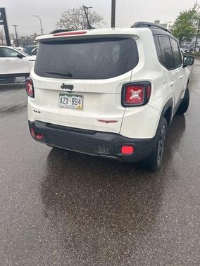 Alpine White 2016 Jeep Renegade Trailhawk