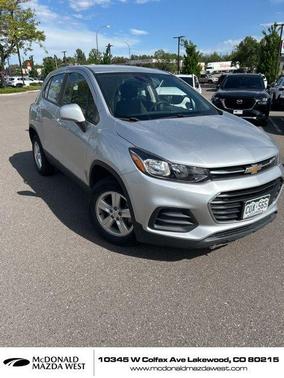 Silver Ice Metallic 2018 Chevrolet Trax LS