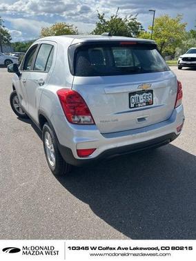 Silver Ice Metallic 2018 Chevrolet Trax LS