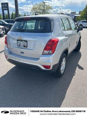 Silver Ice Metallic 2018 Chevrolet Trax LS