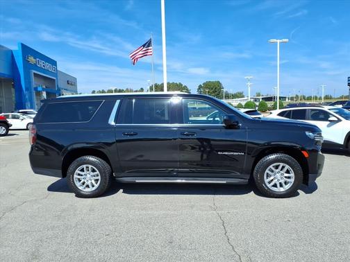 2023 Chevrolet Suburban LT