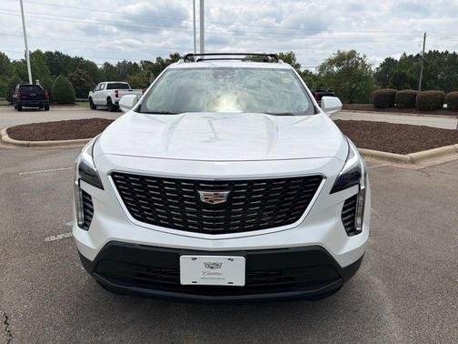 Crystal White Tricoat 2022 Cadillac XT4 Luxury