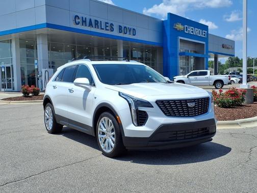Crystal White Tricoat 2022 Cadillac XT4 Luxury