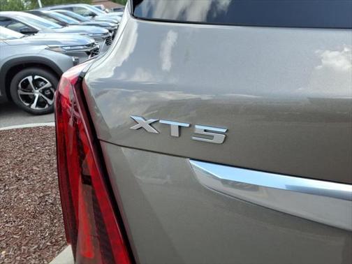 2023 Cadillac XT5 Luxury