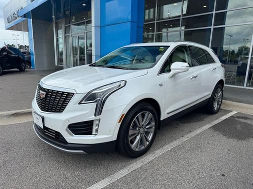 Crystal White Tricoat 2025 Cadillac XT5 Premium Luxury