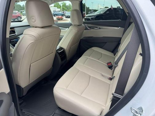 Crystal White Tricoat 2025 Cadillac XT5 Premium Luxury