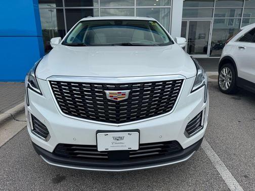 Crystal White Tricoat 2025 Cadillac XT5 Premium Luxury