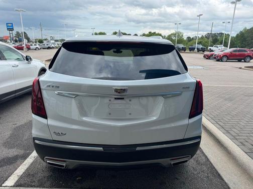 Crystal White Tricoat 2025 Cadillac XT5 Premium Luxury