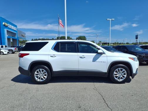 2021 Chevrolet Traverse LT Cloth