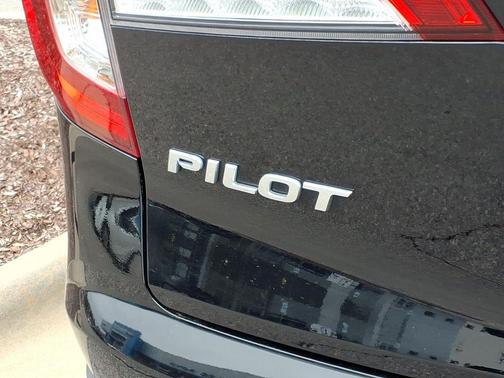 2022 Honda Pilot 2WD Special Edition