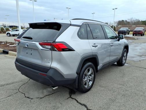 2024 Toyota RAV4 Hybrid XLE