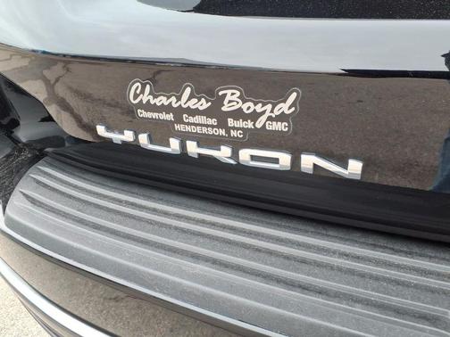 2023 GMC Yukon XL 4WD AT4