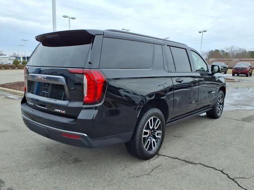 2023 GMC Yukon XL 4WD AT4