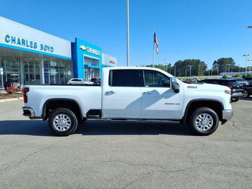 Summit White 2024 Chevrolet Silverado 2500 LTZ