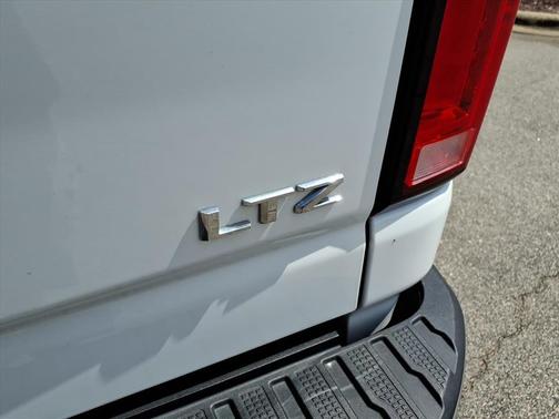 Summit White 2024 Chevrolet Silverado 2500 LTZ