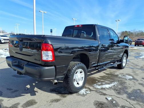 2023 RAM 2500 Tradesman Crew Cab 4x4 6'4' Box