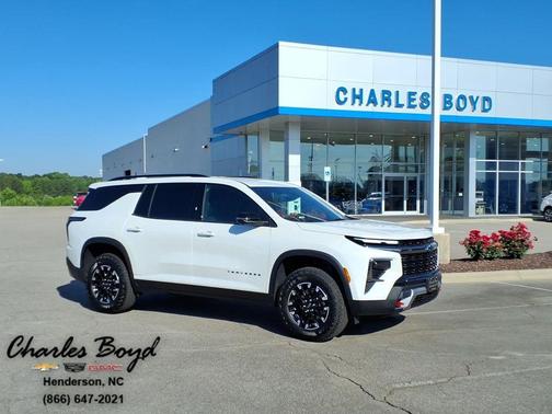 Iridescent Pearl Tricoat 2025 Chevrolet Traverse AWD Z71