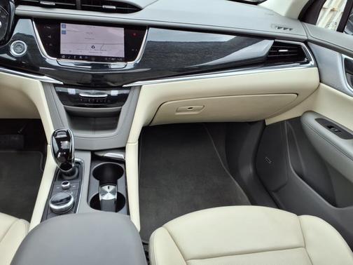 2022 Cadillac XT6 Premium Luxury AWD