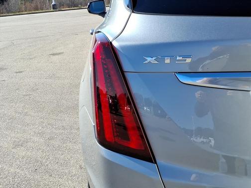 2025 Cadillac XT5 Luxury