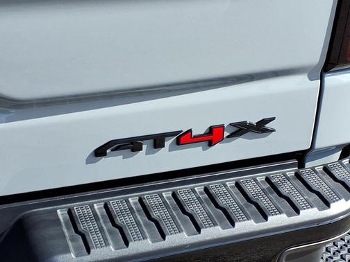 2025 GMC Sierra 1500 AT4X