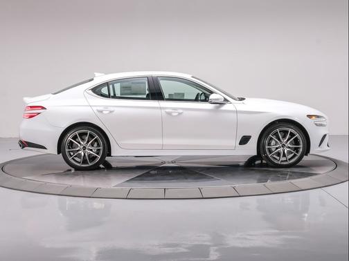 2026 Genesis G70 2.5T RWD