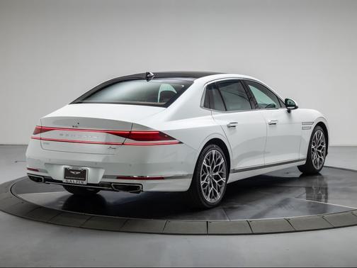 Uyuni White 2026 Genesis G90 3.5T E-SC MHEV AWD