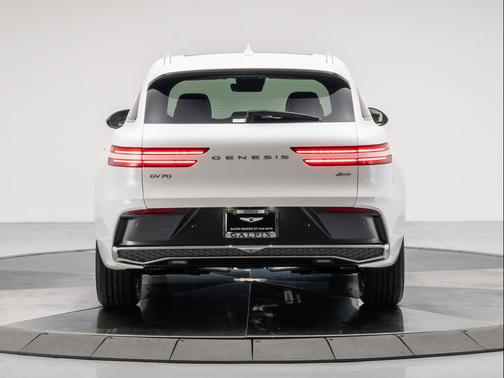 2026 Genesis GV70 2.5T Select