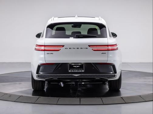 2026 Genesis GV70 2.5T Select