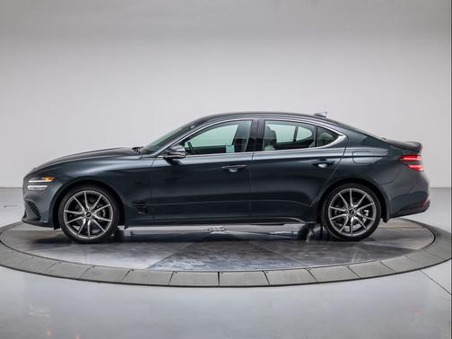 Hallasan Green 2023 Genesis G70 2.0T RWD