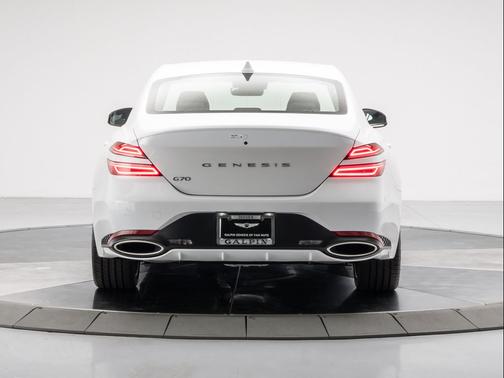 2026 Genesis G70 2.5T RWD