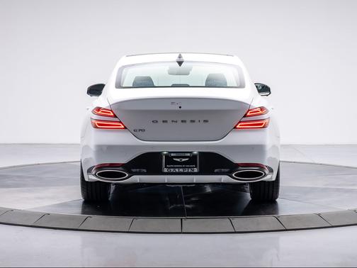 2026 Genesis G70 2.5T RWD Prestige