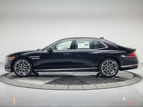 2026 Genesis G90 e-SC