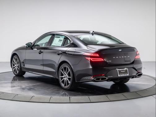 2026 Genesis G70 2.5T RWD Prestige