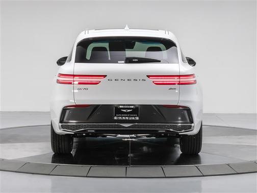 2026 Genesis GV70 2.5T Advanced