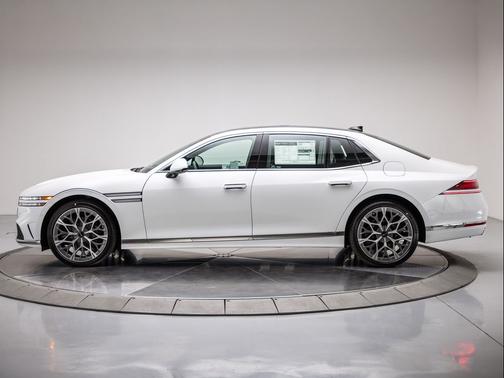 2026 Genesis G90 e-SC