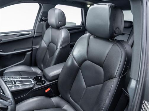 2018 Porsche Macan S