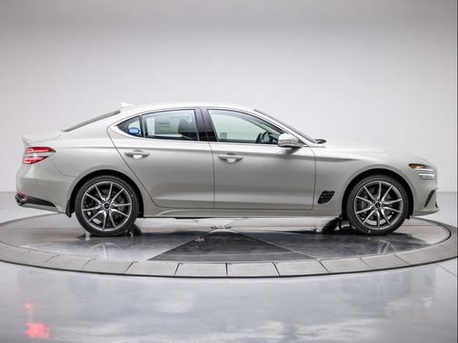 2026 Genesis G70 2.5T RWD