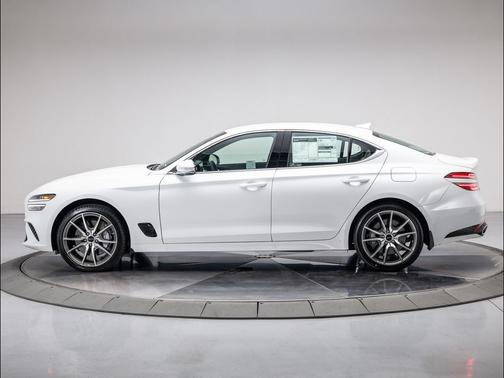 2026 Genesis G70 2.5T RWD