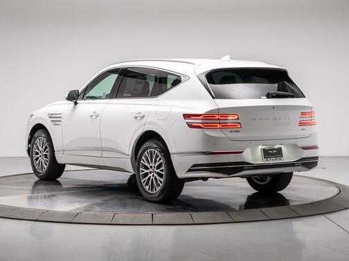 Uyuni White 2026 Genesis GV80 2.5T