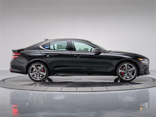 2025 Genesis G70 3.3T RWD Sport Advanced