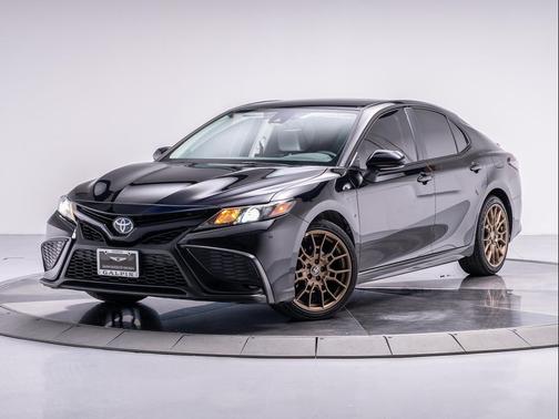 2024 Toyota Camry Hybrid SE