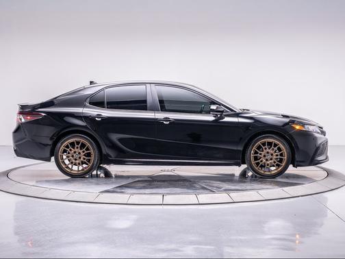 2024 Toyota Camry Hybrid SE