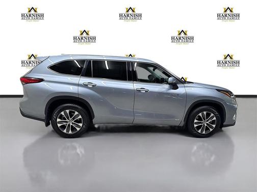 2021 Toyota Highlander Hybrid XLE