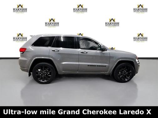 2022 Jeep Grand Cherokee Laredo