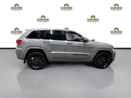 2022 Jeep Grand Cherokee Laredo