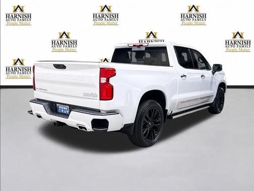 Polar White Tricoat 2026 Chevrolet Silverado 1500 High Country
