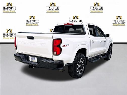 Summit White 2024 Chevrolet Colorado Z71