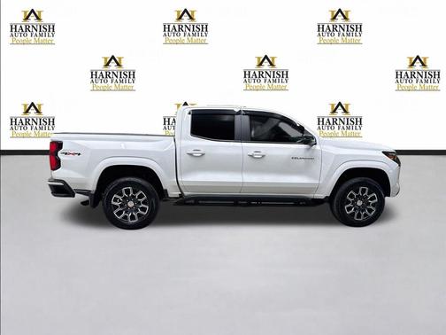 Summit White 2024 Chevrolet Colorado LT